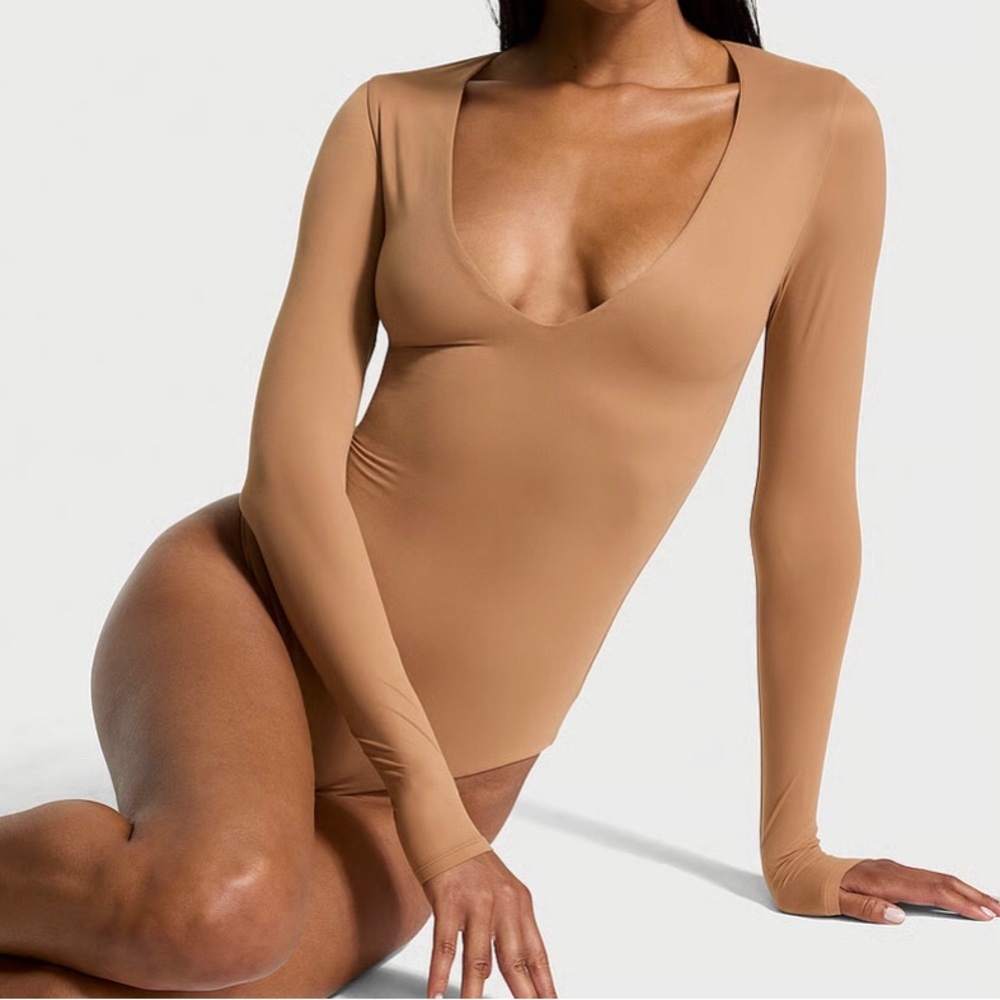Scoop Neck Long Sleeve Nude Bodysuit